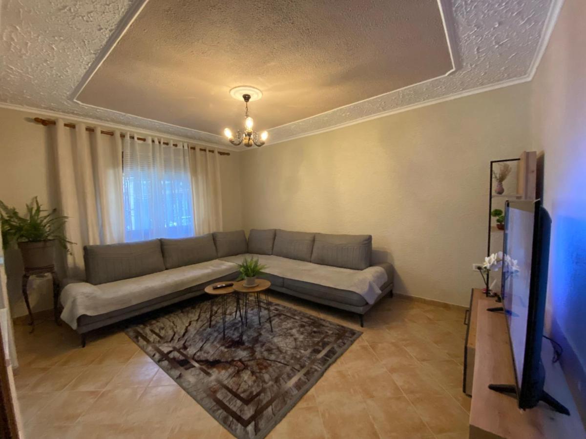 Lucas Apartment 2 تيرانا المظهر الخارجي الصورة